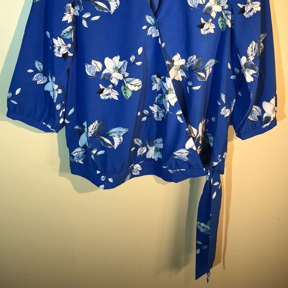 RW&CO Blue Floral Wrap Blouse-XS - Picture 3 of 6